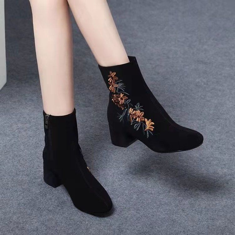 🔥🥰 【35-40】 Iarna 2024 Noua moda femeie din piele intoarsa brodata Pantofi din piele de inalta calitate-3818813