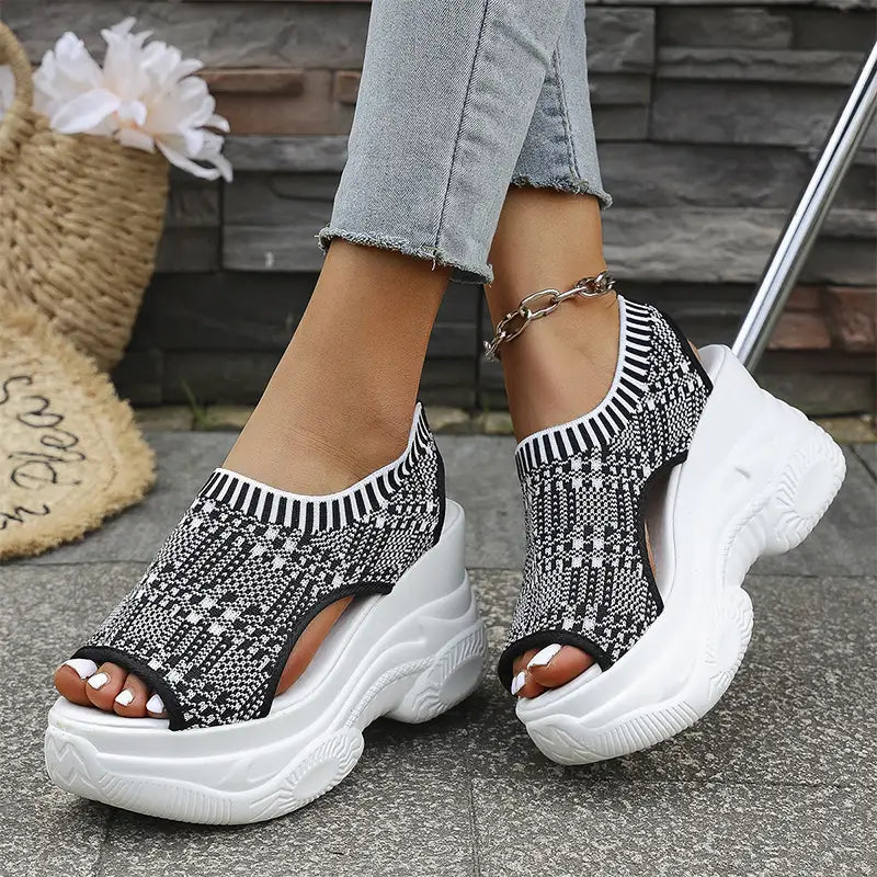 ✨【Novi artikli s 50% popusta, ograničeno vrijeme】👟Super mekane sportske sandale s debelim potplatom—Ispravljaju držanje, olakšavaju hodanje i štite vaša stopala. ✅Plaćanje pouzećem dostupno