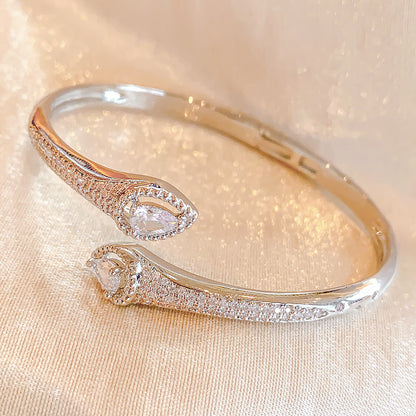 Kúp 1, získaj 1 zadarmoRetro šperky z pravého 18K zlatá s vloženým zeleným achátom