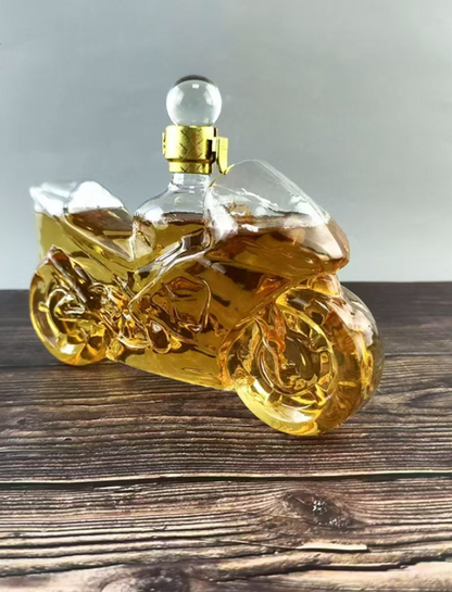 🔥Hit Sprzedaży 【Rabat 50%】🚗 Kreatywna szklana butelka do whisky w stylu motocyklowym