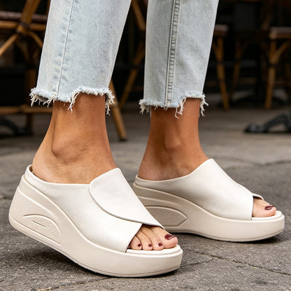 👡【35-42】Sandalias de cuero genuino para mujer, a la moda, con suela suave y suela gruesa (modelo 2026)