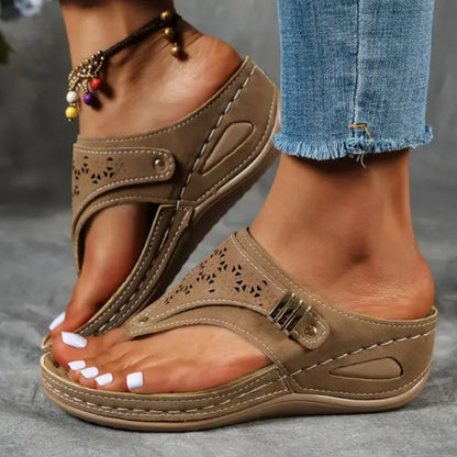 😍👡【35–43】Ženske ljetne udobne neklizajuće papuče 2026. Elegantno i udobno pristaju stopalu.