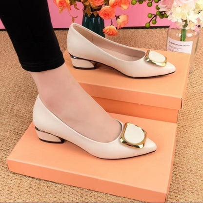 👠🔥【35-41】2025 noua moda doamnelor pointy toe pătrat cataramă gura mică talpă moale pantofi din piele toc înalt.